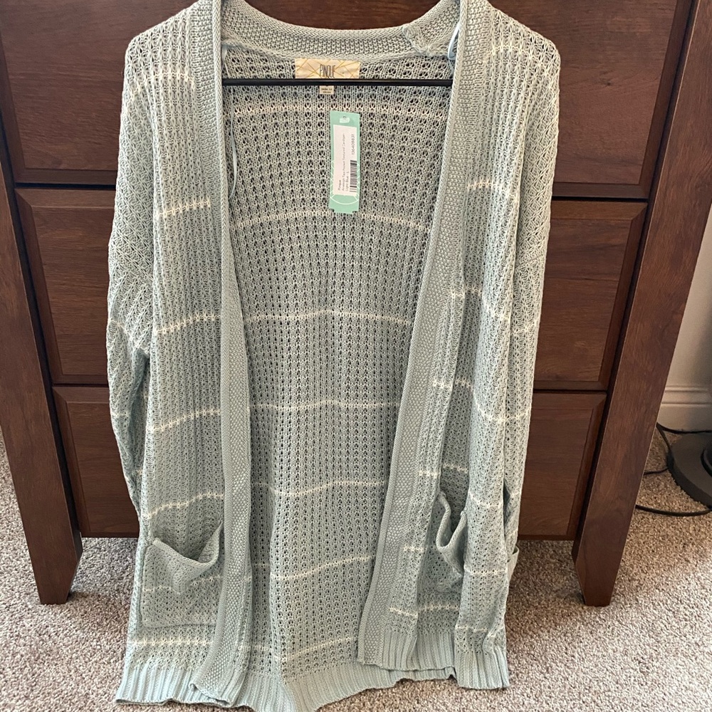Large Two Pocket Textured Cardigan